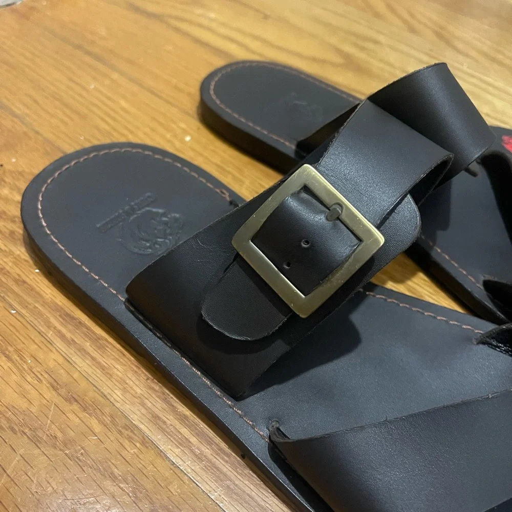Chris & Steeze Dark Brown Sandals with Buce on side Sz 11 (44) - Picture 10 of 16